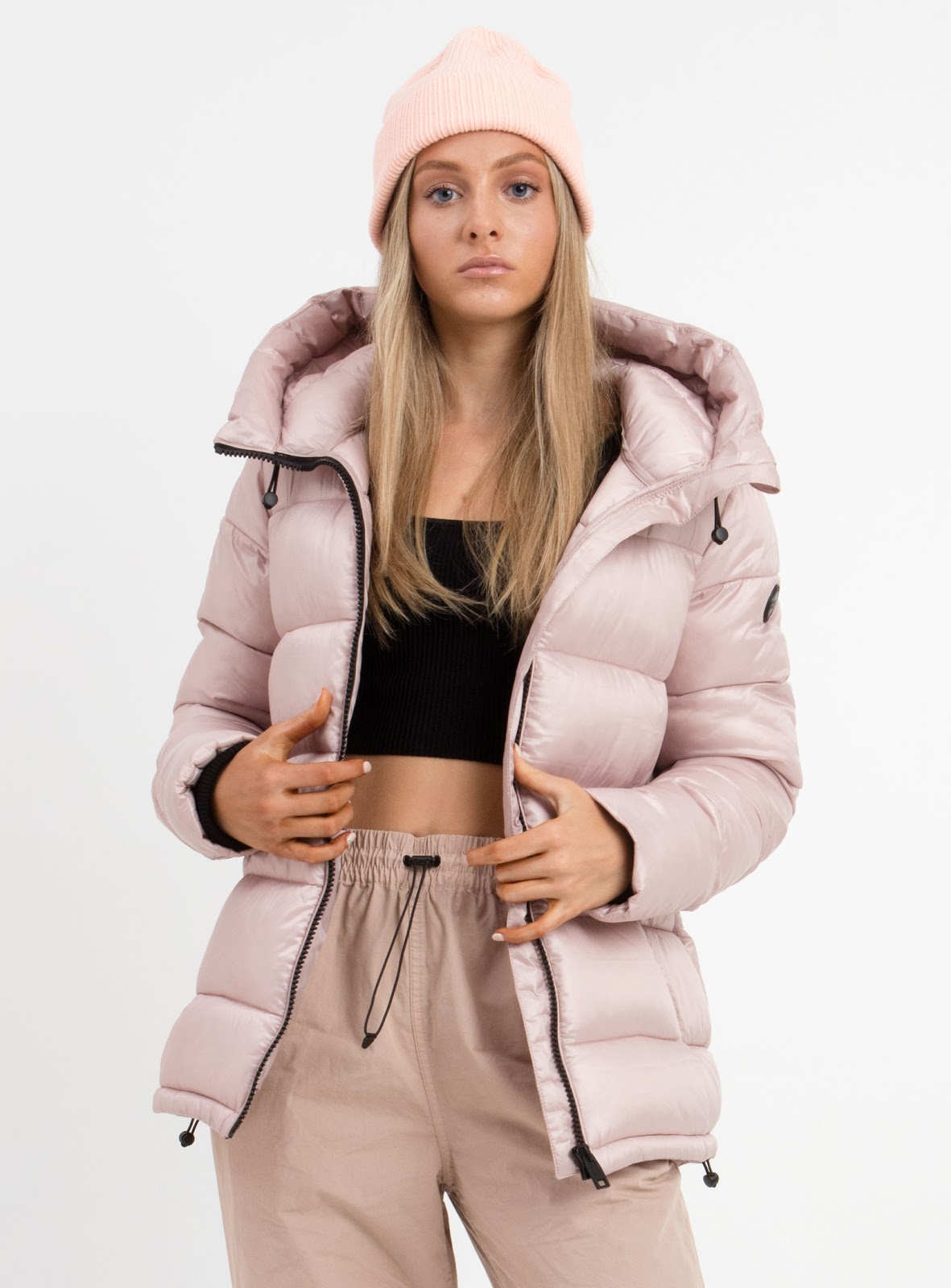 Tendencias de moda otoño/invierno 2020: chaquetas impermeables